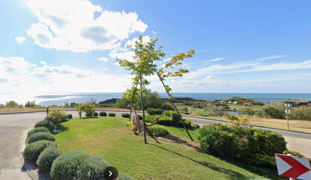 roundabout thracian cliffs golf resort